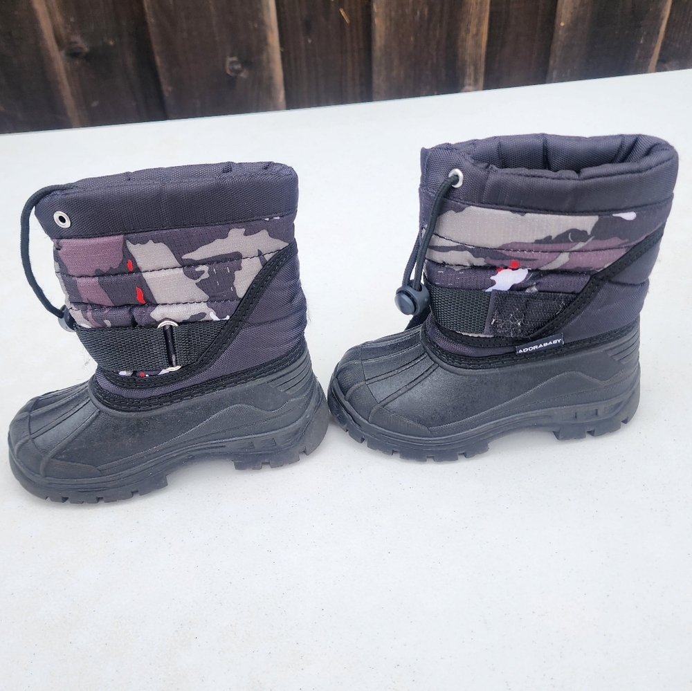 🍭2/$15 AdoraBaby size 8 camo snow boots used good